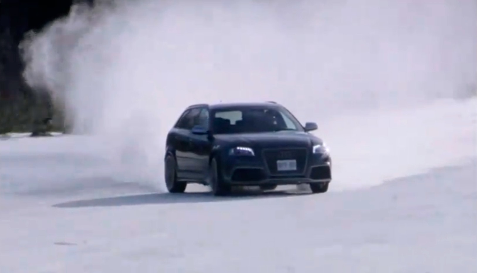 audi-rs3-sportback-drifting-on-snow-video-29940_1.jpg