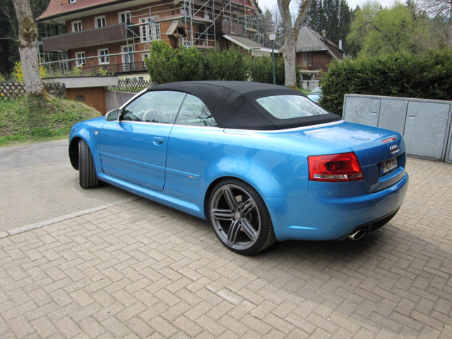 Audi+exclusive+exterior+colour+Malibu+Blue+Metallic+RS4+Cabriolet.jpg