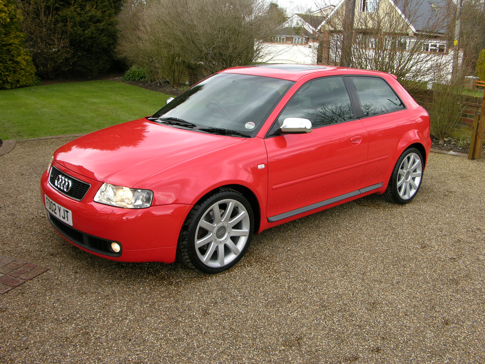 Audi_S3_2002_Absolute_Red_-_Flickr_-_The_Car_Spy_%2811%29.jpg