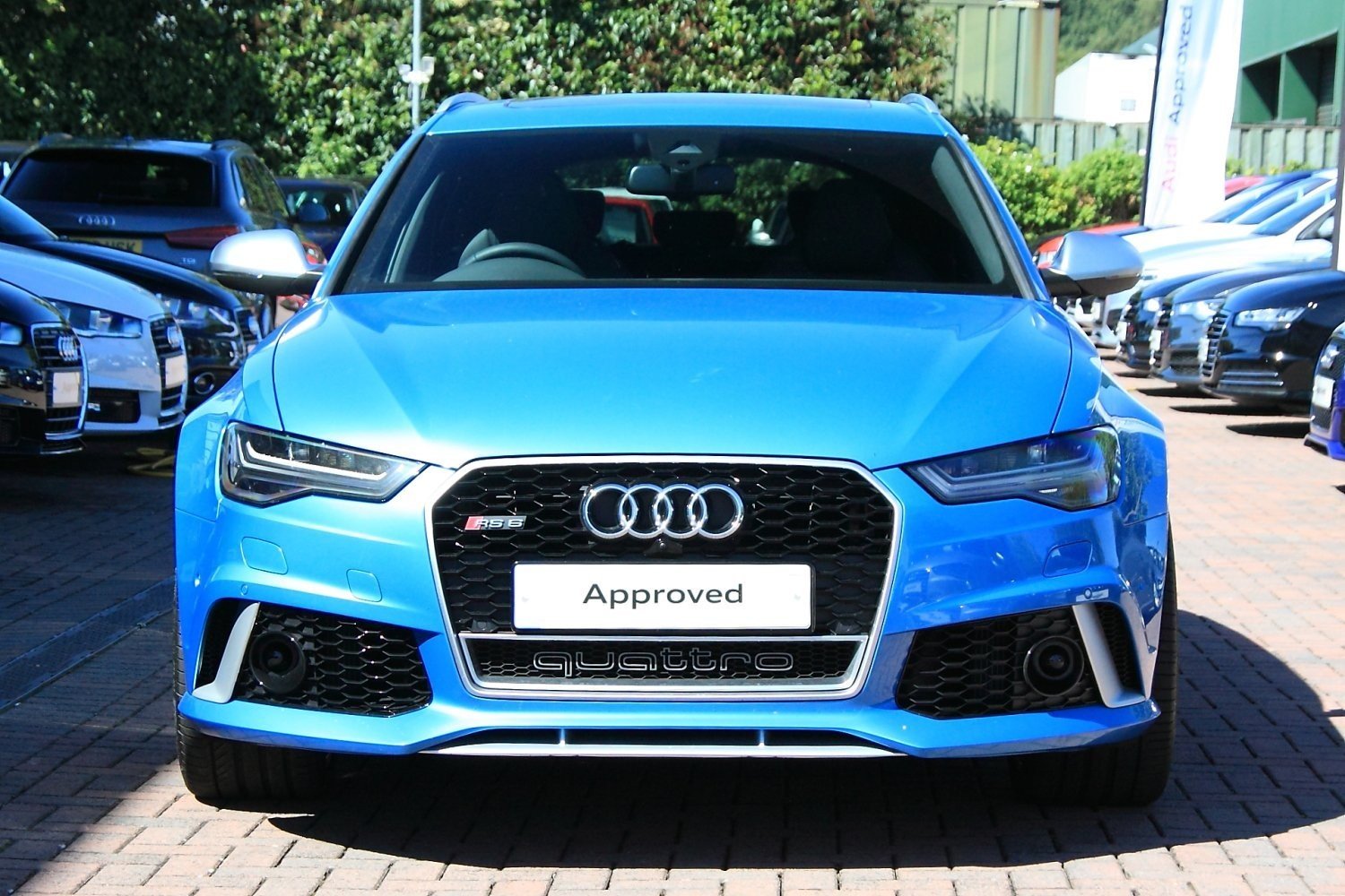 A KINFISHER BLUE RS6 3