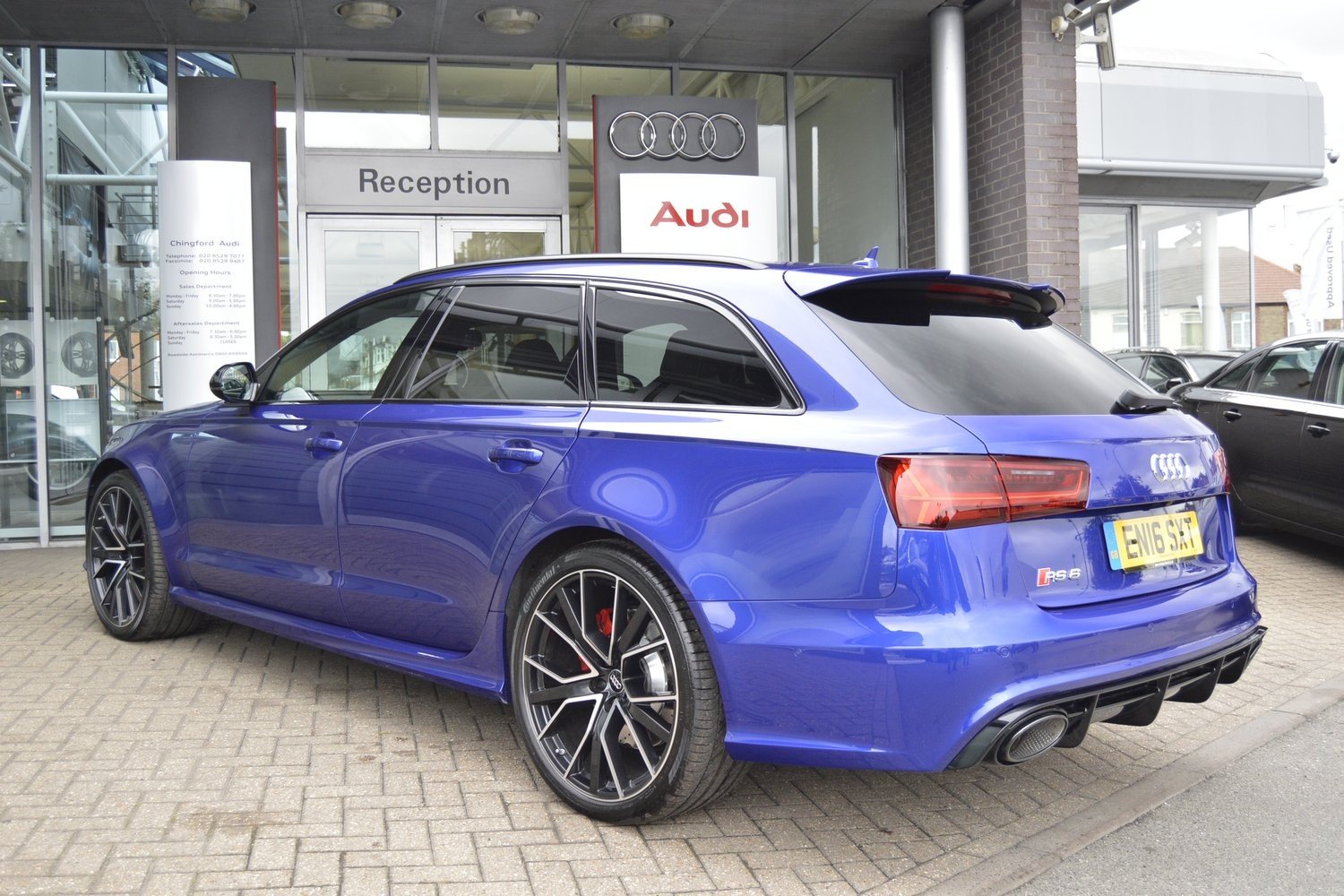 A racing mica blue rs6 2