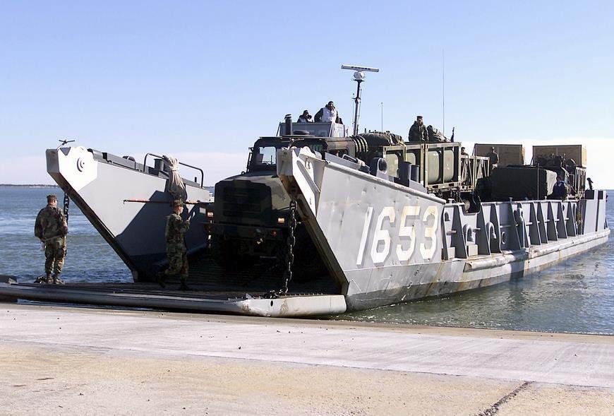 US Navys LCU 1653 Gets Fixed