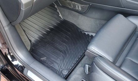 Passenger floor mat done