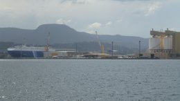 14 09 16 Port Kembla GL at dock 039s