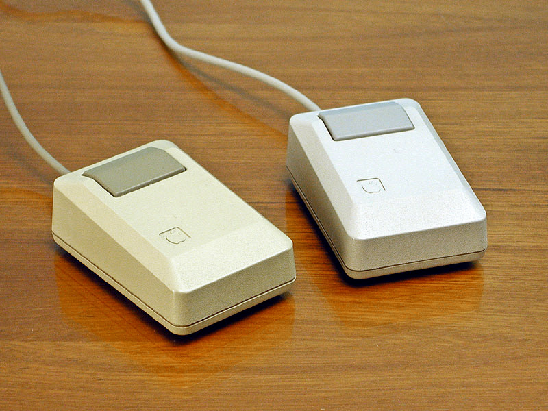 Apple_Macintosh_Plus_mouse.jpg