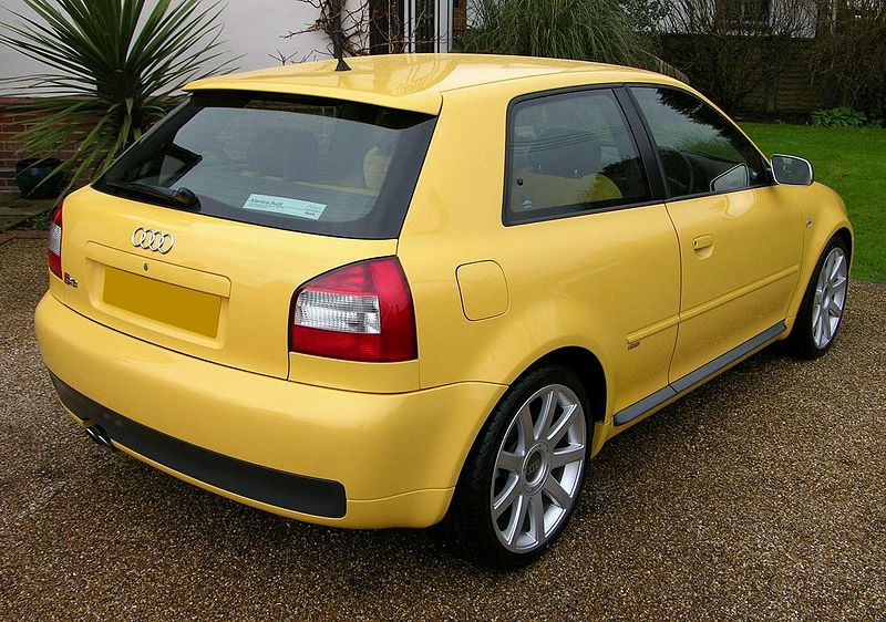 800px-Audi_S3_2002_Imola_Yellow_Heck.jpg